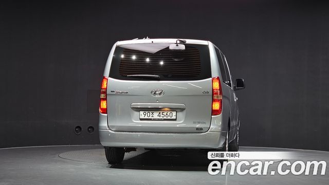 Hyundai Grand Starex 5-Seater VAN CVX Luxury 2012 — фото 4