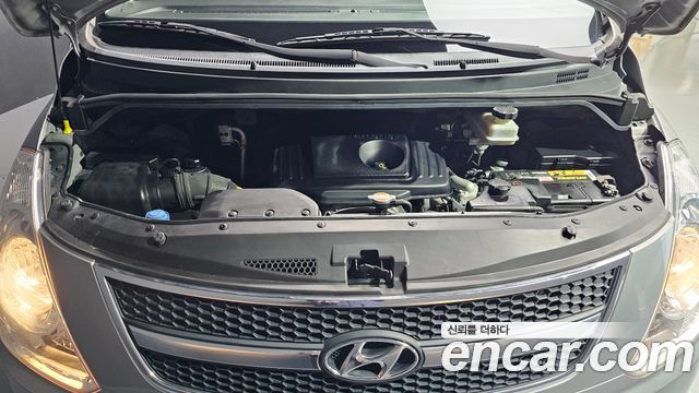 Hyundai Grand Starex 5-Seater VAN CVX Luxury 2012 — фото 6