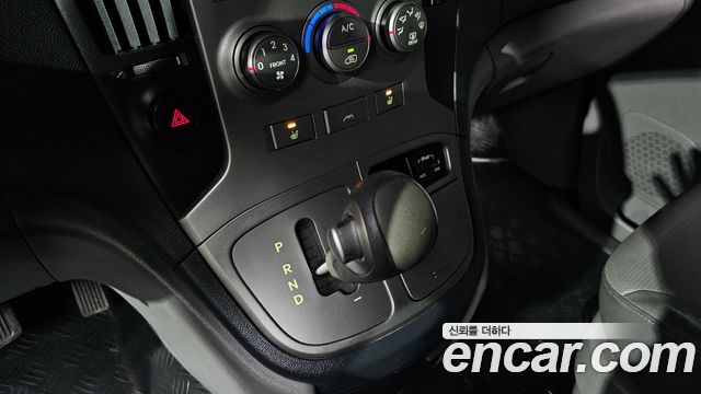 Hyundai Grand Starex 5-Seater VAN CVX Luxury 2012 — фото 9