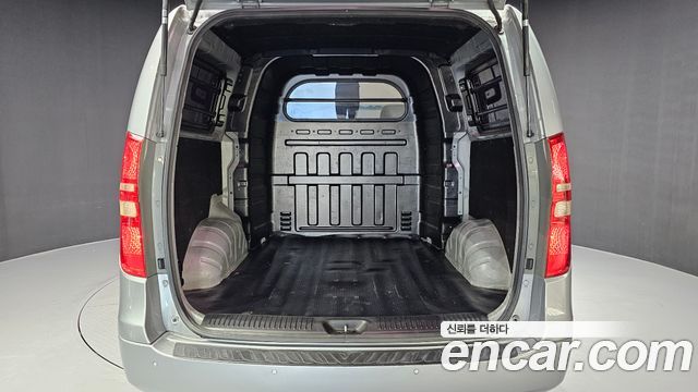 Hyundai Grand Starex 5-Seater VAN CVX Luxury 2012 — фото 20