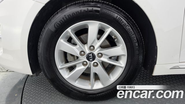 Kia K5 (II) LPI MX Prestige 2017 — фото 5