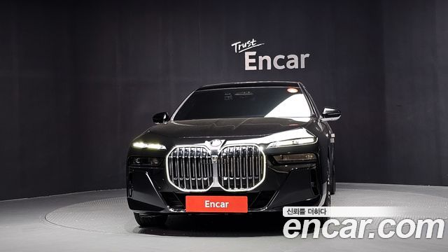 BMW 7 Series (G70) 740i sDrive M Sport 2023 — фото 3