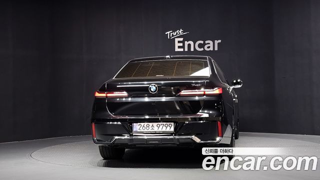 BMW 7 Series (G70) 740i sDrive M Sport 2023 — фото 4