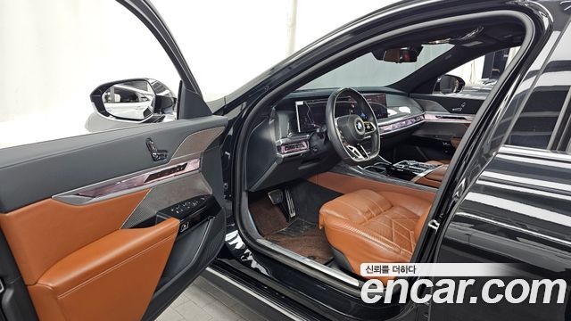 BMW 7 Series (G70) 740i sDrive M Sport 2023 — фото 10