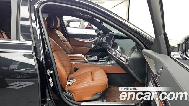 BMW 7 Series (G70) 740i sDrive M Sport 2023 — фото 11
