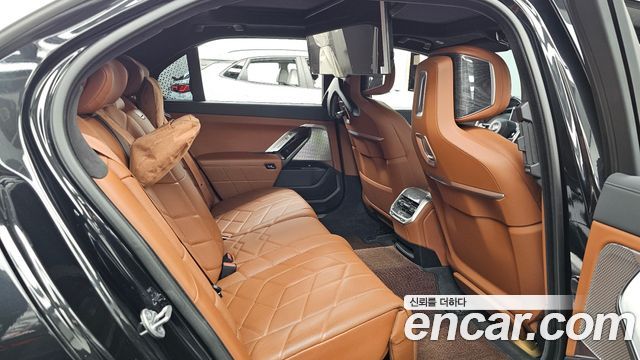 BMW 7 Series (G70) 740i sDrive M Sport 2023 — фото 12