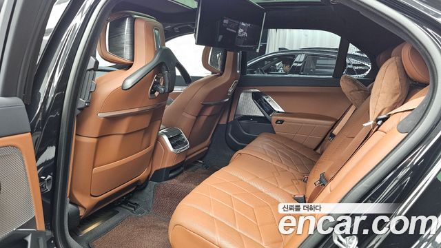 BMW 7 Series (G70) 740i sDrive M Sport 2023 — фото 26