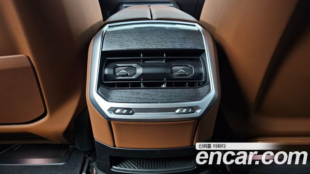 BMW 7 Series (G70) 740i sDrive M Sport 2023 — фото 31