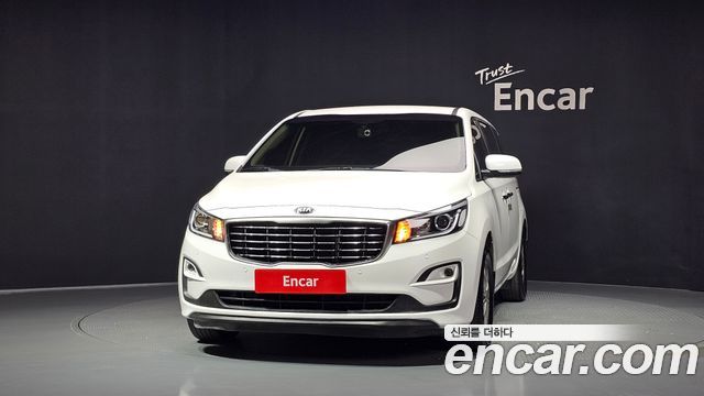 Kia Carnival 11-Seater Deluxe 2020 — фото 3