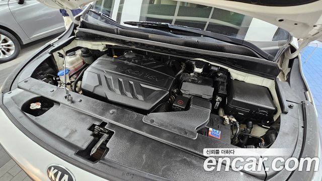 Kia Carnival 11-Seater Deluxe 2020 — фото 6
