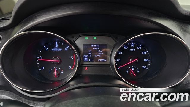 Kia Carnival 11-Seater Deluxe 2020 — фото 8