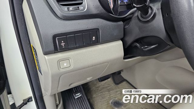 Kia Carnival 11-Seater Deluxe 2020 — фото 16