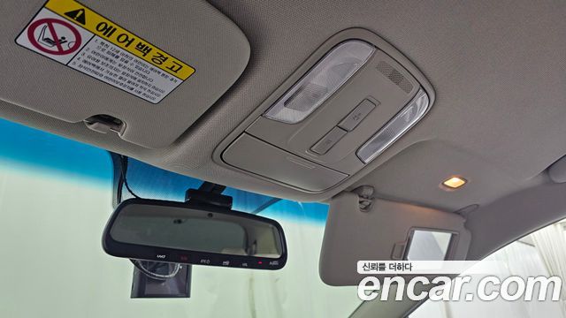 Kia Carnival 11-Seater Deluxe 2020 — фото 17