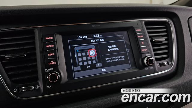 Kia Carnival 11-Seater Deluxe 2020 — фото 18