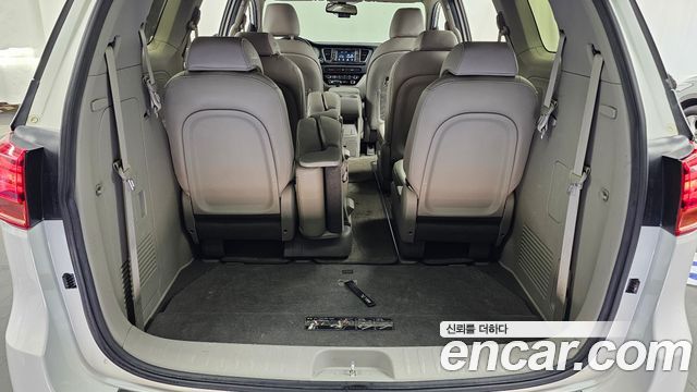 Kia Carnival 11-Seater Deluxe 2020 — фото 20