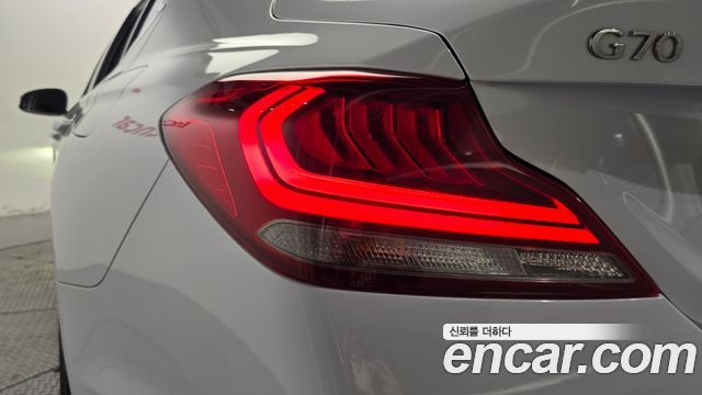 Genesis G70 2.0T Supreme 2018 — фото 23