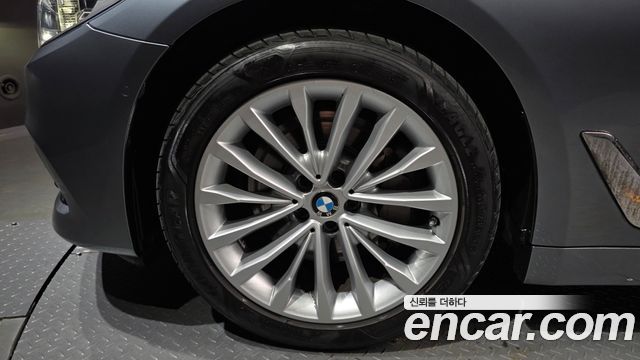 BMW 5 Series (G30) 530i xDrive Luxury Plus 2019 — фото 5
