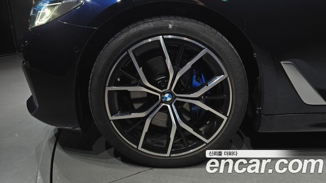 BMW 5 Series (G30) 530i M Sport Package 2023 — фото 5