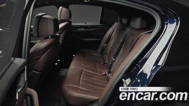 BMW 5 Series (G30) 530i M Sport Package 2023 — фото 12