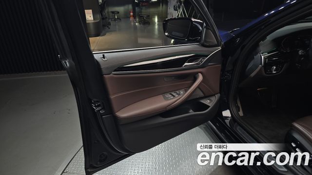 BMW 5 Series (G30) 530i M Sport Package 2023 — фото 24
