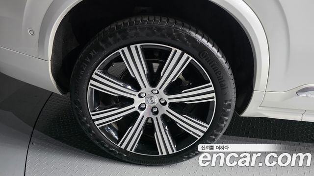 Volvo XC90 (II) B6 Ultimate Bright 2023 — фото 5