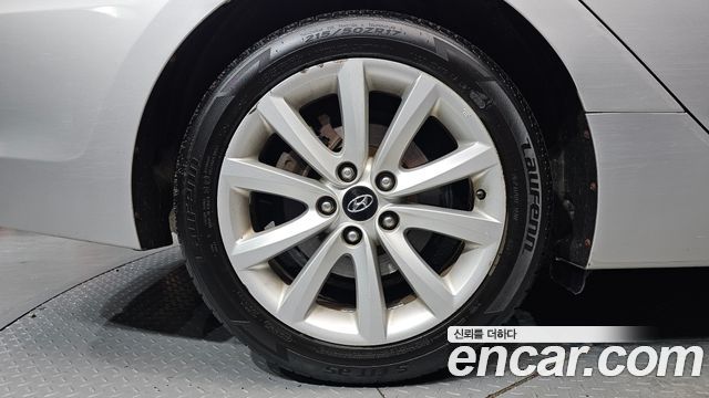 Hyundai i40 Saloon 1.7 VGT Smart 2013 — фото 5