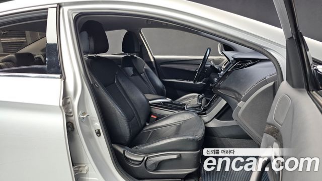 Hyundai i40 Saloon 1.7 VGT Smart 2013 — фото 12