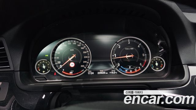BMW 5 Series (F10) 520d xDrive M Aero Dynamic 2016 — фото 8