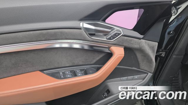 Audi e-tron 55 Quattro 2021 — фото 30