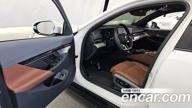 BMW 5 Series (G60) 530i xDrive M Sport 2025 — фото 28