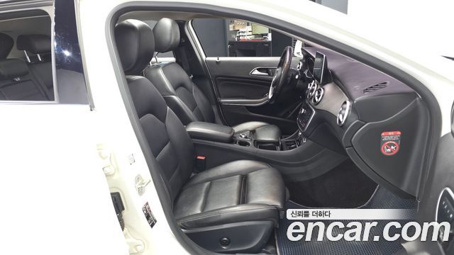 Mercedes-Benz GLA-Class (X156) GLA200 d 4MATIC 2016 — фото 11