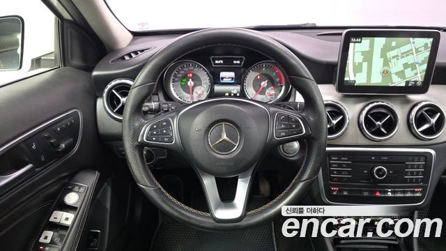 Mercedes-Benz GLA-Class (X156) GLA200 d 4MATIC 2016 — фото 13