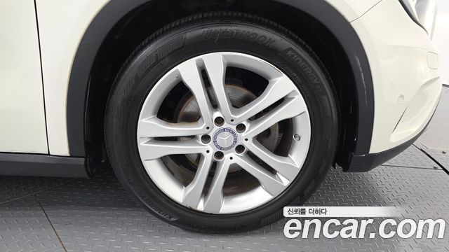 Mercedes-Benz GLA-Class (X156) GLA200 d 4MATIC 2016 — фото 21