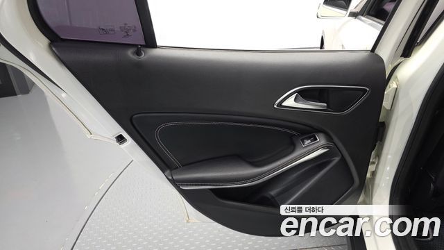 Mercedes-Benz GLA-Class (X156) GLA200 d 4MATIC 2016 — фото 25