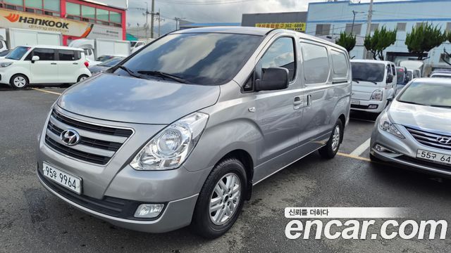 Hyundai Grand Starex 3-Seater VAN Smart Special