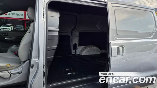 Hyundai Grand Starex 3-Seater VAN Smart Special 2016 — фото 9