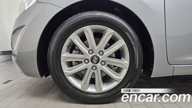 Hyundai Avante 1.6 GDi Modern Standard 2014 — фото 5