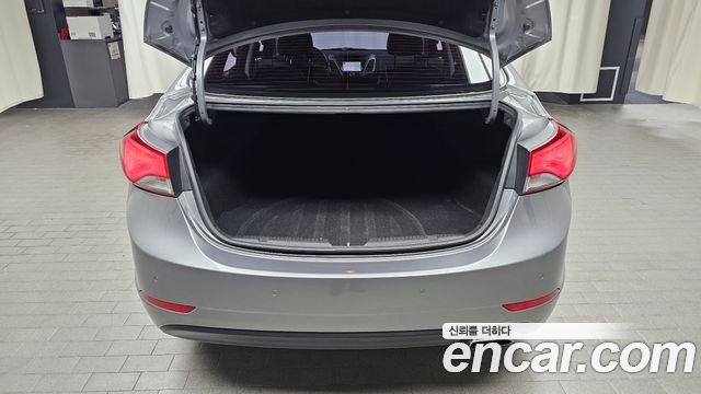 Hyundai Avante 1.6 GDi Modern Standard 2014 — фото 20