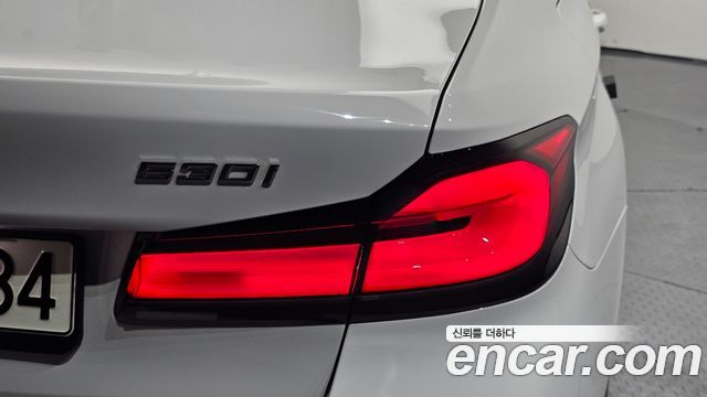 BMW 5 Series (G30) 530i xDrive M Sport Package 2021 — фото 23