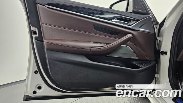 BMW 5 Series (G30) 530i xDrive M Sport Package 2021 — фото 24