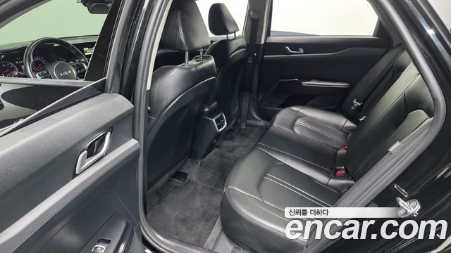 Kia K5 (III) 2.0 Trendy 2023 — фото 12