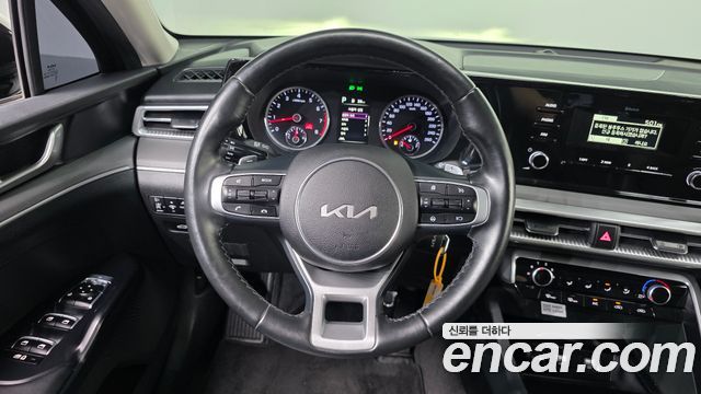Kia K5 (III) 2.0 Trendy 2023 — фото 13