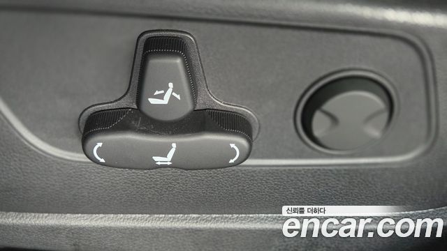 KG Mobility (SsangYong) Torres EVX E7 2026 — фото 24