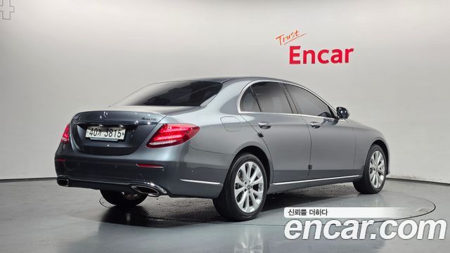 Mercedes-Benz E-Class (W213) E300 4MATIC Exclusive 2019 — фото 2