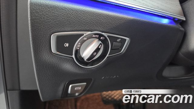Mercedes-Benz E-Class (W213) E300 4MATIC Exclusive 2019 — фото 29