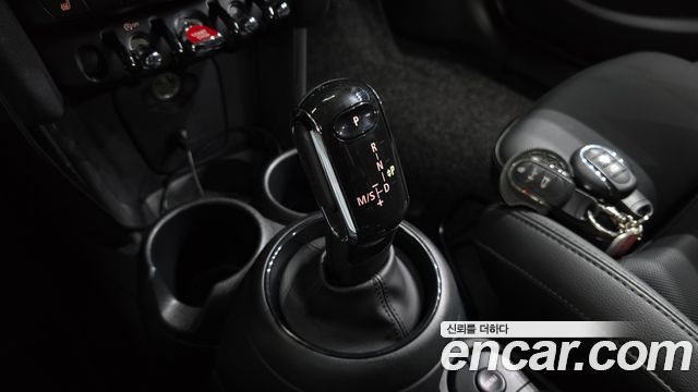 MINI Cooper 5Door Standard 3rd 2020 — фото 9