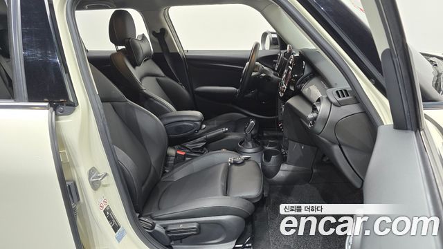 MINI Cooper 5Door Standard 3rd 2020 — фото 26