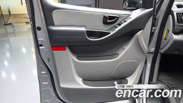 Hyundai Grand Starex 12-Seater Wagon Smart 2016 — фото 24