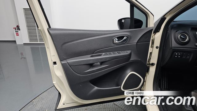 Renault Korea QM3 LE 2018 — фото 30