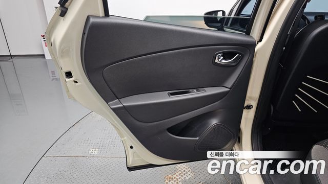 Renault Korea QM3 LE 2018 — фото 31